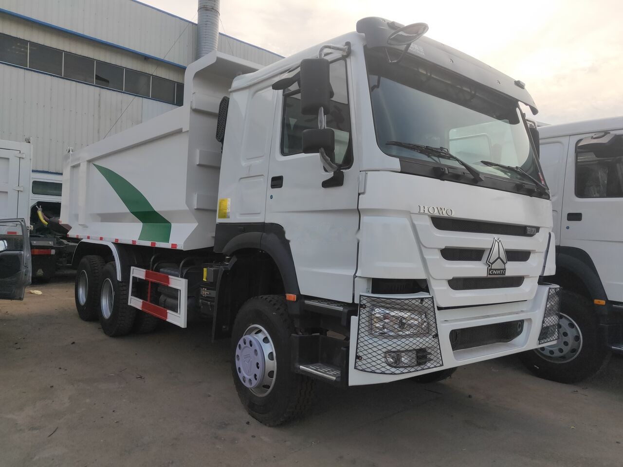 Sinotruk HOWO 6*4 Dump truck - Kiper: slika Sinotruk HOWO 6*4 Dump truck - Kiper Sinotruk HOWO 6*4 Dump truck - Kiper: slika Sinotruk HOWO 6*4 Dump truck - Kiper