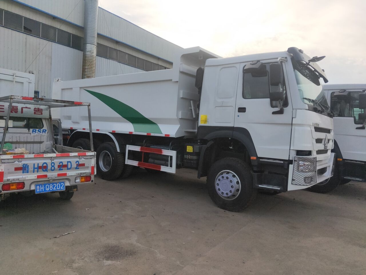 Sinotruk HOWO 6*4 Dump truck - Kiper: slika Sinotruk HOWO 6*4 Dump truck - Kiper Sinotruk HOWO 6*4 Dump truck - Kiper: slika Sinotruk HOWO 6*4 Dump truck - Kiper