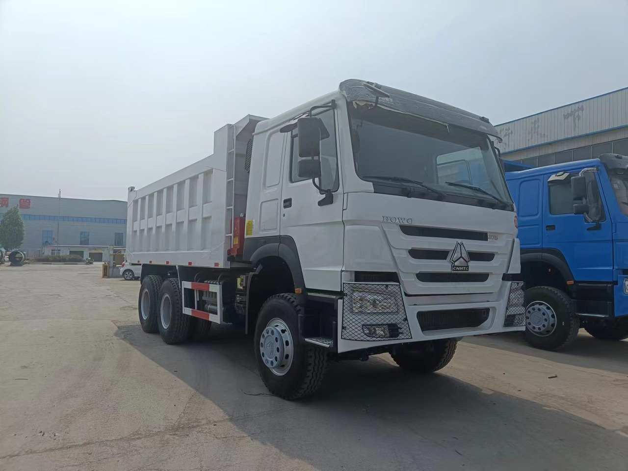 Sinotruk HOWO 6*4 Dump truck - Kiper: slika Sinotruk HOWO 6*4 Dump truck - Kiper Sinotruk HOWO 6*4 Dump truck - Kiper: slika Sinotruk HOWO 6*4 Dump truck - Kiper