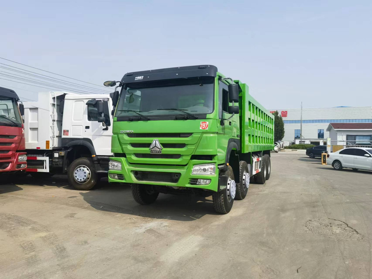 Sinotruk HOWO 8*4 Dump truck - Kiper: slika Sinotruk HOWO 8*4 Dump truck - Kiper Sinotruk HOWO 8*4 Dump truck - Kiper: slika Sinotruk HOWO 8*4 Dump truck - Kiper