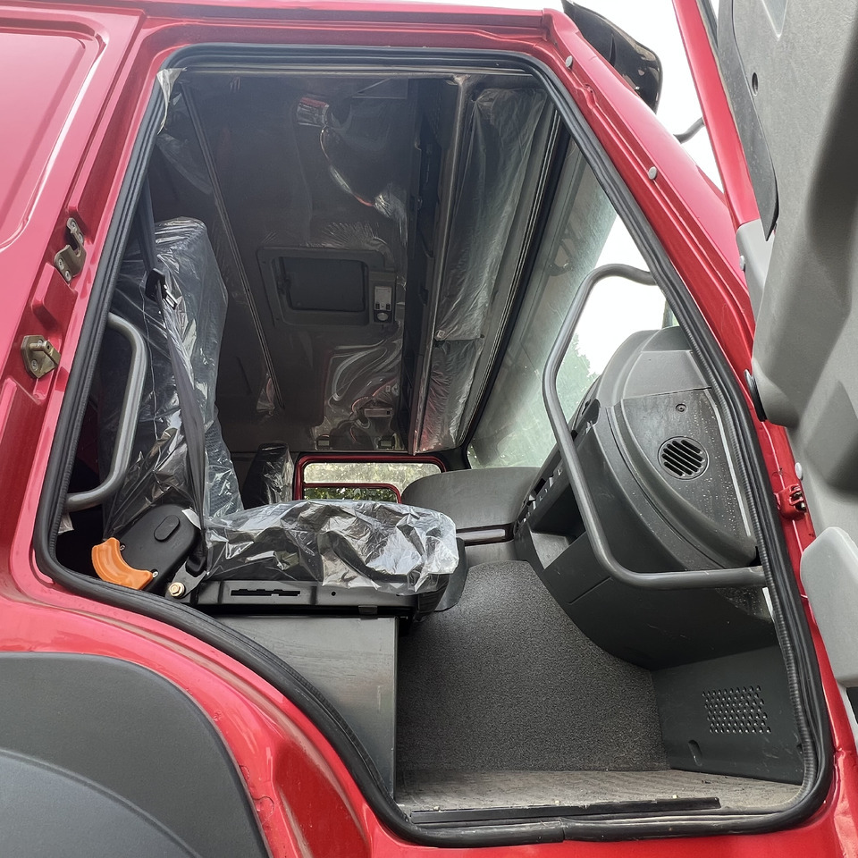 Sinotruk HOWO 8*4 Dump truck - Kiper: slika Sinotruk HOWO 8*4 Dump truck - Kiper Sinotruk HOWO 8*4 Dump truck - Kiper: slika Sinotruk HOWO 8*4 Dump truck - Kiper