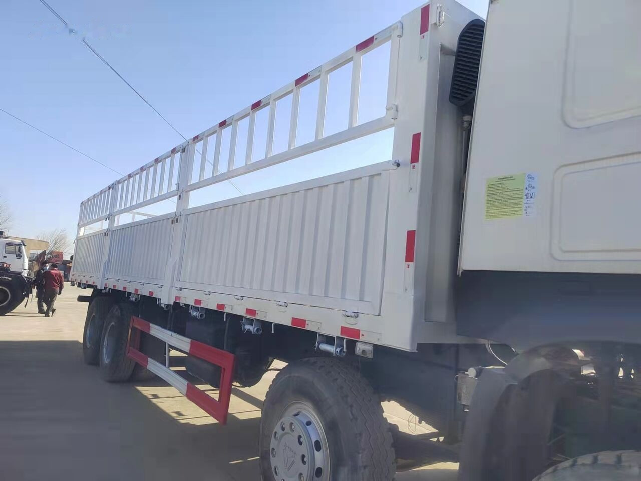 Sinotruk HOWO 8*4 Dump truck - Kamion s otvorenim sandukom: slika Sinotruk HOWO 8*4 Dump truck - Kamion s otvorenim sandukom Sinotruk HOWO 8*4 Dump truck - Kamion s otvorenim sandukom: slika Sinotruk HOWO 8*4 Dump truck - Kamion s otvorenim sandukom