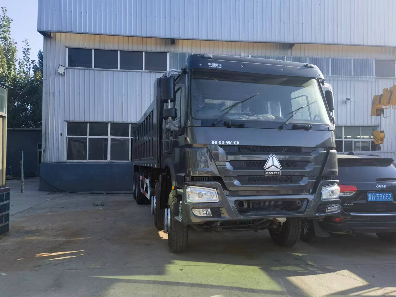 Sinotruk HOWO 8*4 Dump truck - Kiper: slika Sinotruk HOWO 8*4 Dump truck - Kiper Sinotruk HOWO 8*4 Dump truck - Kiper: slika Sinotruk HOWO 8*4 Dump truck - Kiper