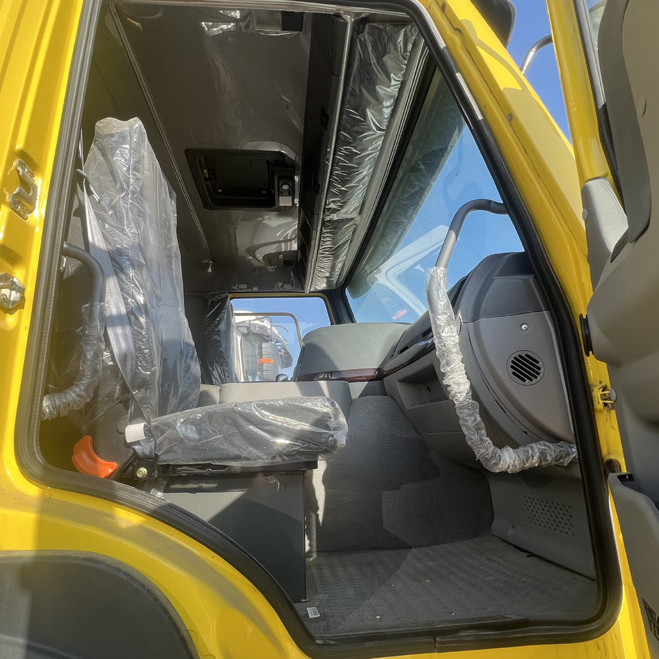 Sinotruk HOWO 8*4 Dump truck - Kiper: slika Sinotruk HOWO 8*4 Dump truck - Kiper Sinotruk HOWO 8*4 Dump truck - Kiper: slika Sinotruk HOWO 8*4 Dump truck - Kiper
