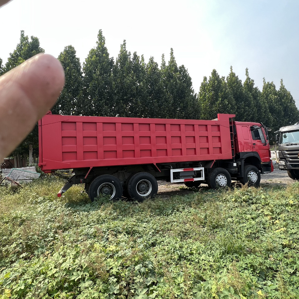 Sinotruk HOWO 8*4 Dump truck - Kiper: slika Sinotruk HOWO 8*4 Dump truck - Kiper Sinotruk HOWO 8*4 Dump truck - Kiper: slika Sinotruk HOWO 8*4 Dump truck - Kiper