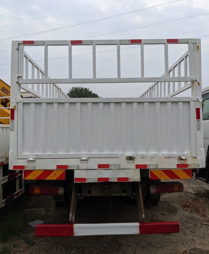 Sinotruk HOWO 8*4 Fence Truck - Kamion s otvorenim sandukom: slika Sinotruk HOWO 8*4 Fence Truck - Kamion s otvorenim sandukom Sinotruk HOWO 8*4 Fence Truck - Kamion s otvorenim sandukom: slika Sinotruk HOWO 8*4 Fence Truck - Kamion s otvorenim sandukom