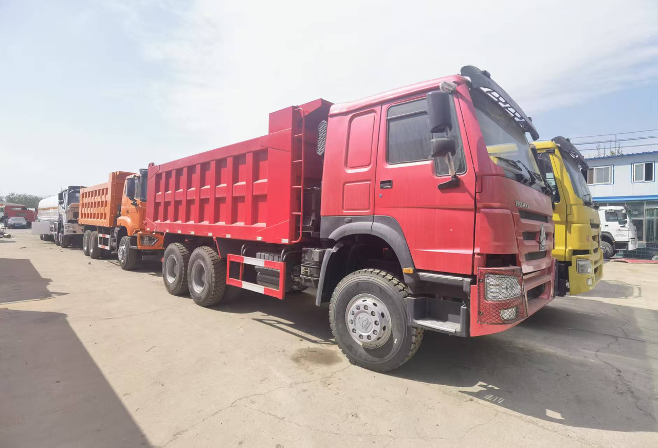 Sinotruk HOWO371Dump truck - Kiper: slika Sinotruk HOWO371Dump truck - Kiper Sinotruk HOWO371Dump truck - Kiper: slika Sinotruk HOWO371Dump truck - Kiper