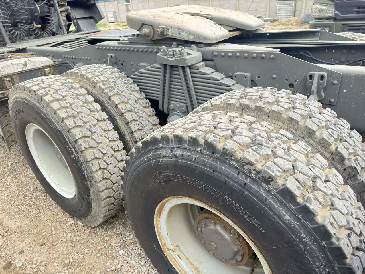 Sinotruk HOWO A7 - Tegljač: slika Sinotruk HOWO A7 - Tegljač Sinotruk HOWO A7 - Tegljač: slika Sinotruk HOWO A7 - Tegljač