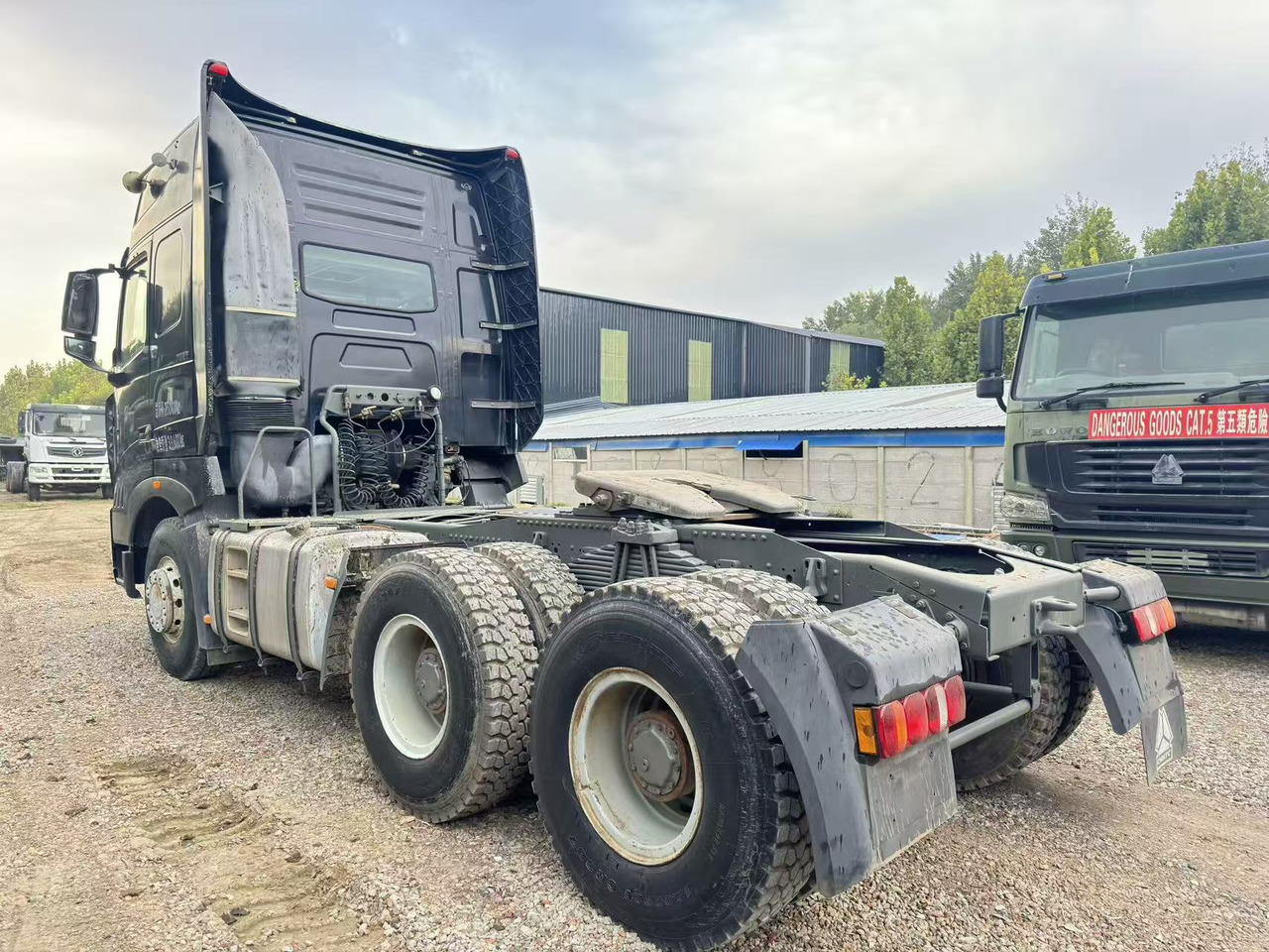 Sinotruk HOWO A7 - Tegljač: slika Sinotruk HOWO A7 - Tegljač Sinotruk HOWO A7 - Tegljač: slika Sinotruk HOWO A7 - Tegljač