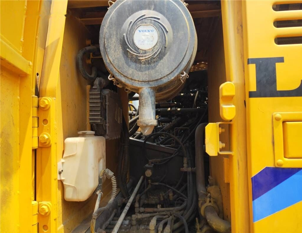 Volvo EC 210 B LC - Bager gusjeničar: slika Volvo EC 210 B LC - Bager gusjeničar Volvo EC 210 B LC - Bager gusjeničar: slika Volvo EC 210 B LC - Bager gusjeničar
