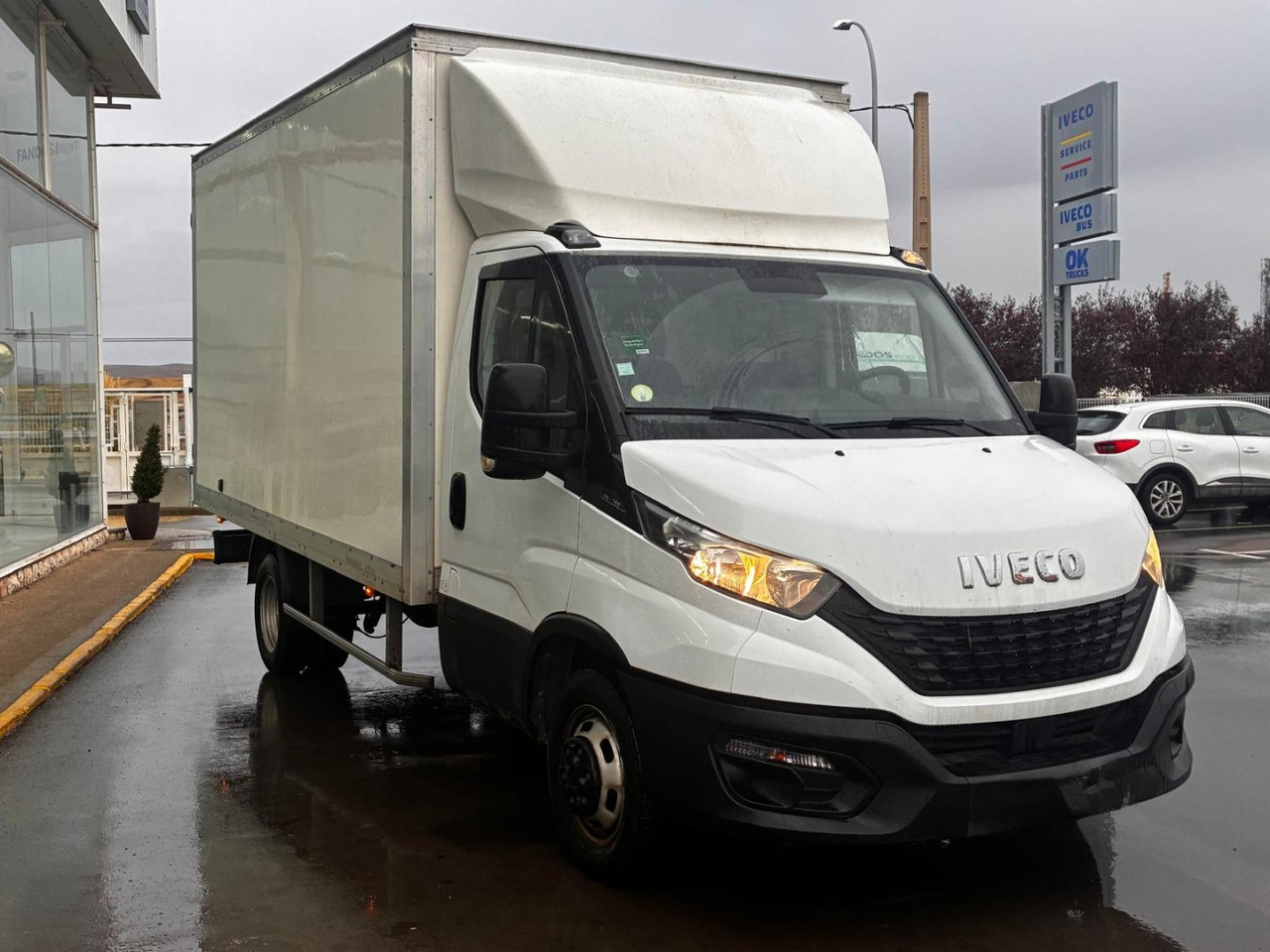 Caja cerrada IVECO 35C16 20m3 con puertas traseras - Dostavno vozilo sa zatvorenim sandukom: slika Caja cerrada IVECO 35C16 20m3 con puertas traseras - Dostavno vozilo sa zatvorenim sandukom Caja cerrada IVECO 35C16 20m3 con puertas traseras - Dostavno vozilo sa zatvorenim sandukom: slika Caja cerrada IVECO 35C16 20m3 con puertas traseras - Dostavno vozilo sa zatvorenim sandukom