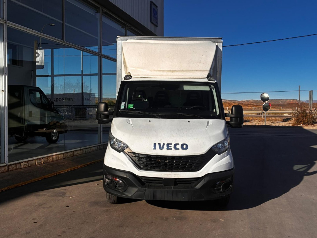 Caja cerrada IVECO 35C16 20m3 con puertas traseras - Dostavno vozilo sa zatvorenim sandukom: slika Caja cerrada IVECO 35C16 20m3 con puertas traseras - Dostavno vozilo sa zatvorenim sandukom Caja cerrada IVECO 35C16 20m3 con puertas traseras - Dostavno vozilo sa zatvorenim sandukom: slika Caja cerrada IVECO 35C16 20m3 con puertas traseras - Dostavno vozilo sa zatvorenim sandukom