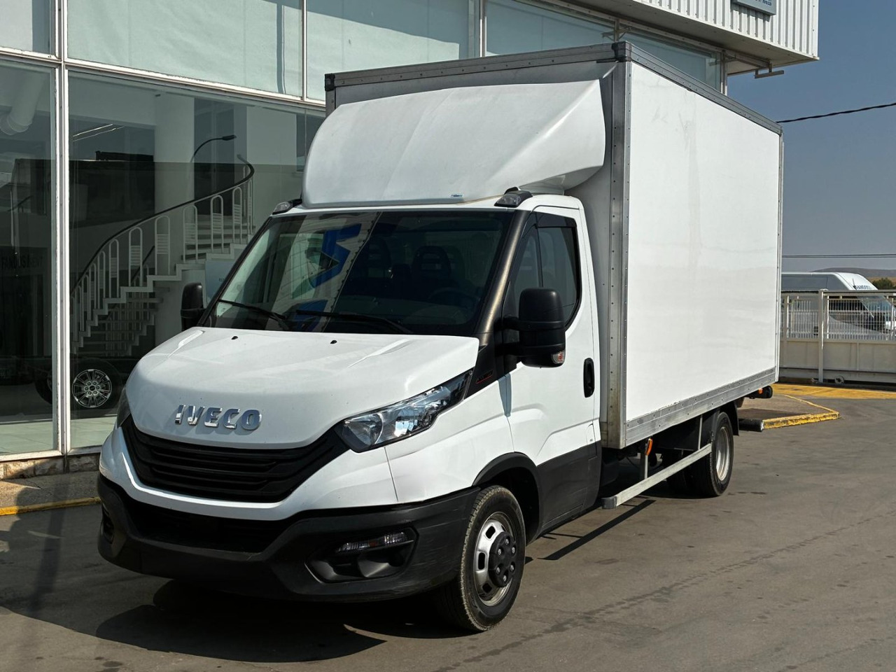 Caja cerrada IVECO 35C16 3.0 20m3 - Dostavno vozilo sa zatvorenim sandukom: slika Caja cerrada IVECO 35C16 3.0 20m3 - Dostavno vozilo sa zatvorenim sandukom Caja cerrada IVECO 35C16 3.0 20m3 - Dostavno vozilo sa zatvorenim sandukom: slika Caja cerrada IVECO 35C16 3.0 20m3 - Dostavno vozilo sa zatvorenim sandukom