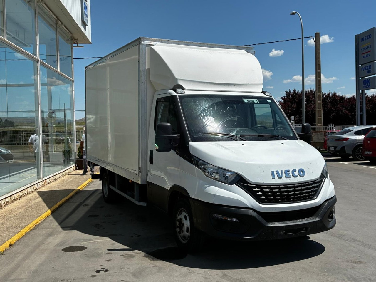 Caja cerrada con plataforma elevadora IVECO 35C16 20m3 - Dostavno vozilo sa zatvorenim sandukom: slika Caja cerrada con plataforma elevadora IVECO 35C16 20m3 - Dostavno vozilo sa zatvorenim sandukom Caja cerrada con plataforma elevadora IVECO 35C16 20m3 - Dostavno vozilo sa zatvorenim sandukom: slika Caja cerrada con plataforma elevadora IVECO 35C16 20m3 - Dostavno vozilo sa zatvorenim sandukom