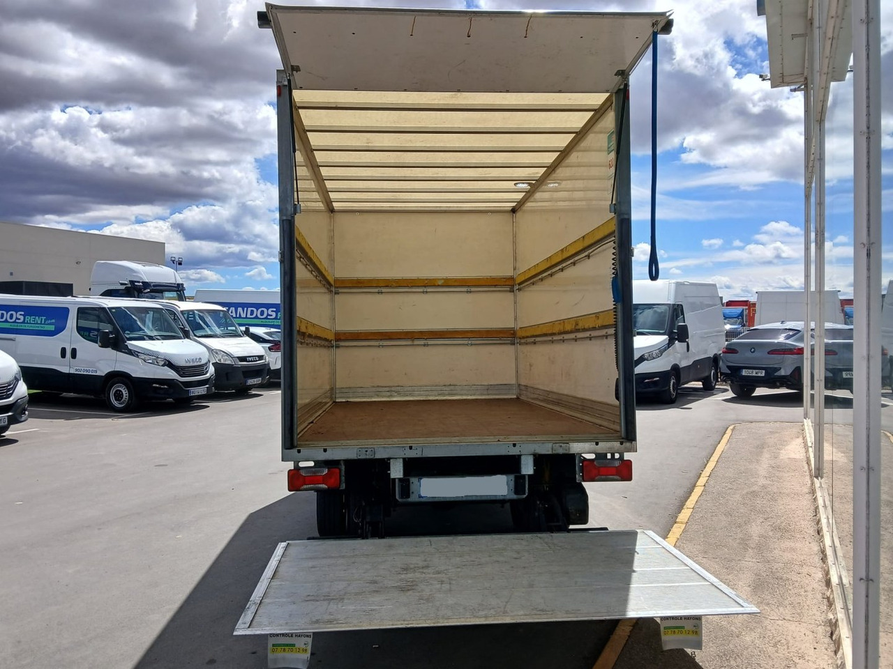 Caja cerrada con plataforma elevadora IVECO 35C16 20m3 - Dostavno vozilo sa zatvorenim sandukom: slika Caja cerrada con plataforma elevadora IVECO 35C16 20m3 - Dostavno vozilo sa zatvorenim sandukom Caja cerrada con plataforma elevadora IVECO 35C16 20m3 - Dostavno vozilo sa zatvorenim sandukom: slika Caja cerrada con plataforma elevadora IVECO 35C16 20m3 - Dostavno vozilo sa zatvorenim sandukom