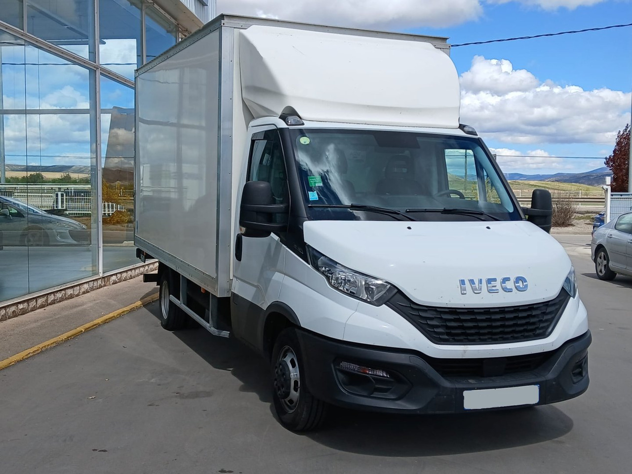 Caja cerrada con plataforma elevadora IVECO 35C16 20m3 - Dostavno vozilo sa zatvorenim sandukom: slika Caja cerrada con plataforma elevadora IVECO 35C16 20m3 - Dostavno vozilo sa zatvorenim sandukom Caja cerrada con plataforma elevadora IVECO 35C16 20m3 - Dostavno vozilo sa zatvorenim sandukom: slika Caja cerrada con plataforma elevadora IVECO 35C16 20m3 - Dostavno vozilo sa zatvorenim sandukom