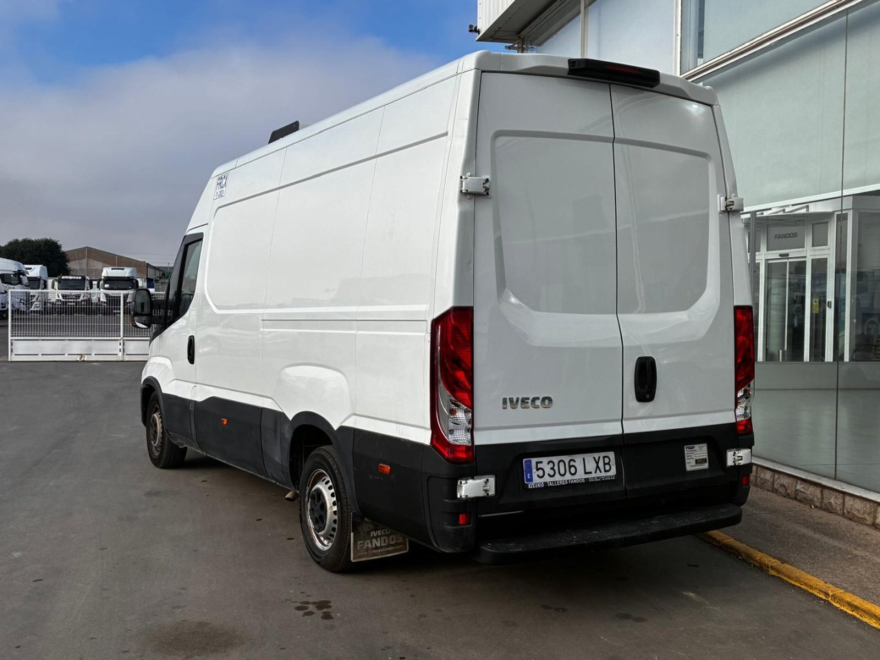 Frigorífico IVECO 35S16 V FRIGORÍFICA 12m3 - Dostavno vozilo hladnjača: slika Frigorífico IVECO 35S16 V FRIGORÍFICA 12m3 - Dostavno vozilo hladnjača Frigorífico IVECO 35S16 V FRIGORÍFICA 12m3 - Dostavno vozilo hladnjača: slika Frigorífico IVECO 35S16 V FRIGORÍFICA 12m3 - Dostavno vozilo hladnjača