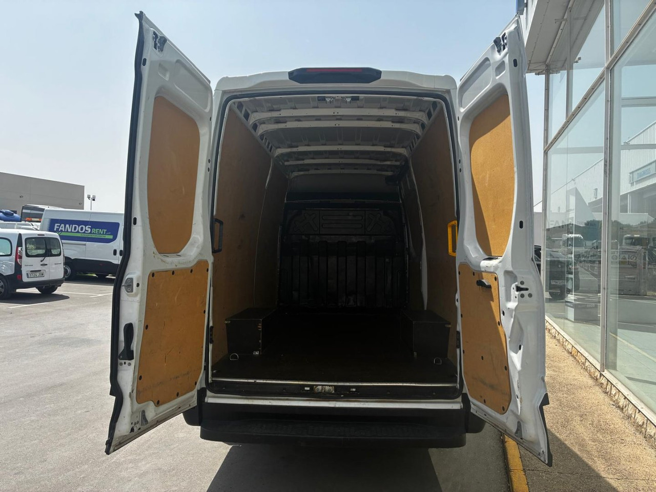 Furgón IVECO 35S14 V 12m3 - Furgon: slika Furgón IVECO 35S14 V 12m3 - Furgon Furgón IVECO 35S14 V 12m3 - Furgon: slika Furgón IVECO 35S14 V 12m3 - Furgon