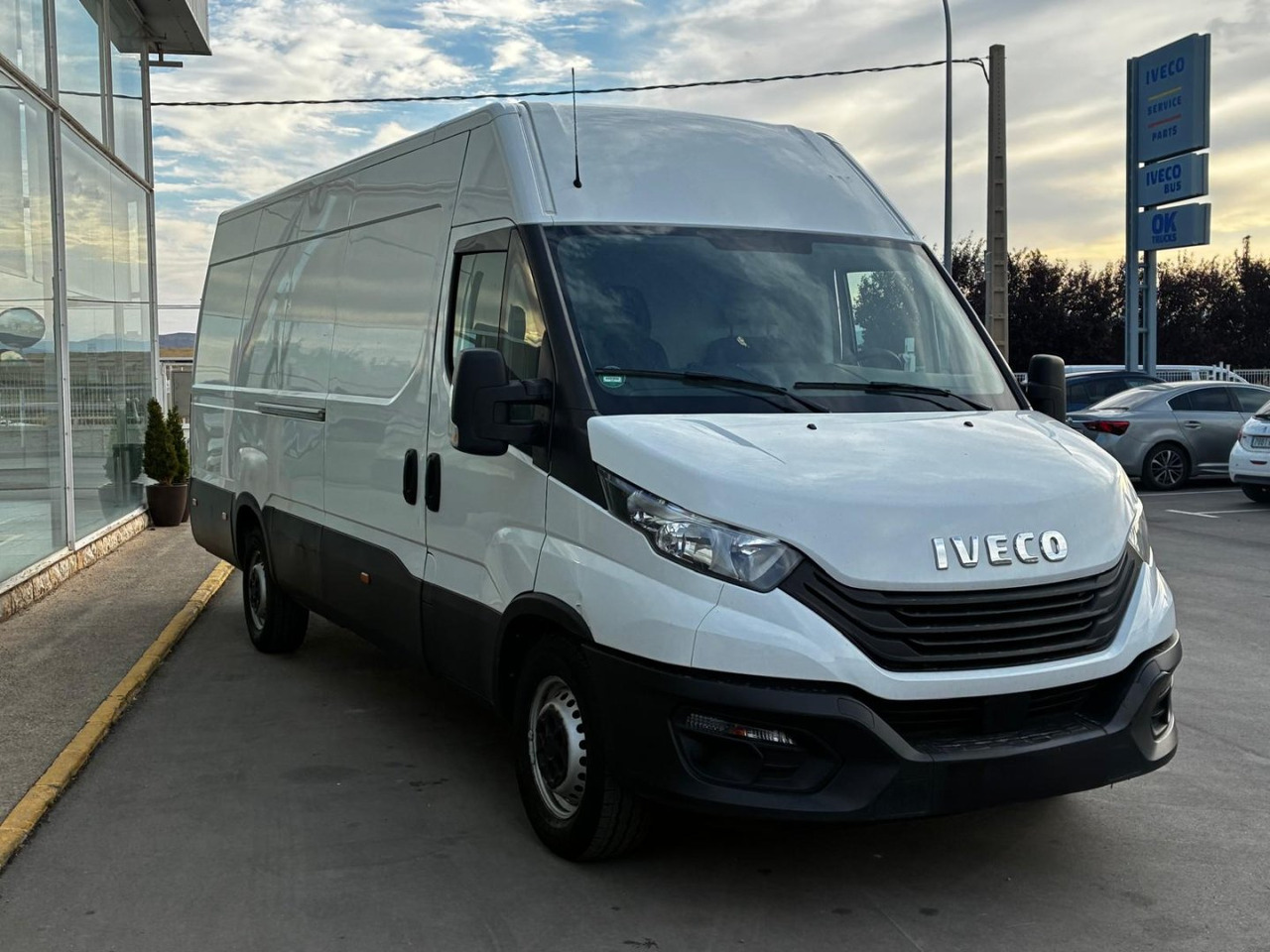 Furgón IVECO 35S14 V 16m3 - Furgon: slika Furgón IVECO 35S14 V 16m3 - Furgon Furgón IVECO 35S14 V 16m3 - Furgon: slika Furgón IVECO 35S14 V 16m3 - Furgon