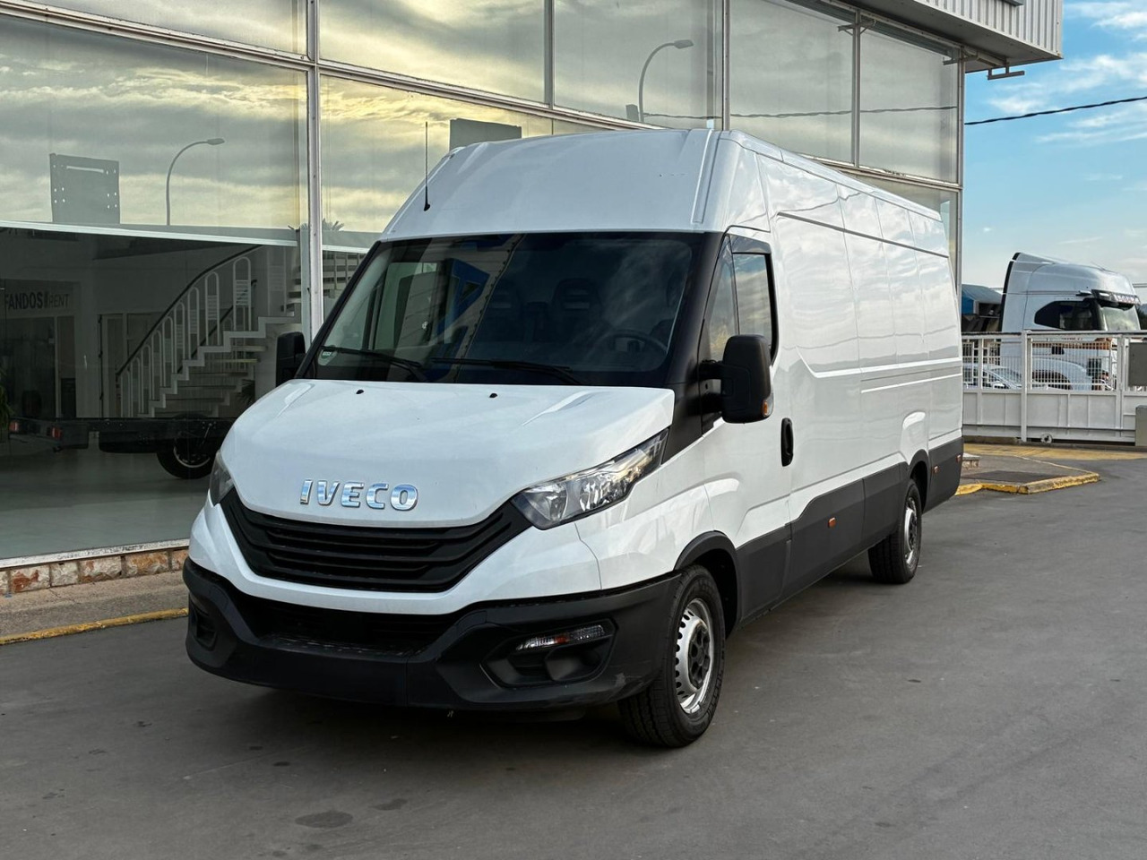 Furgón IVECO 35S14 V 16m3 - Furgon: slika Furgón IVECO 35S14 V 16m3 - Furgon Furgón IVECO 35S14 V 16m3 - Furgon: slika Furgón IVECO 35S14 V 16m3 - Furgon