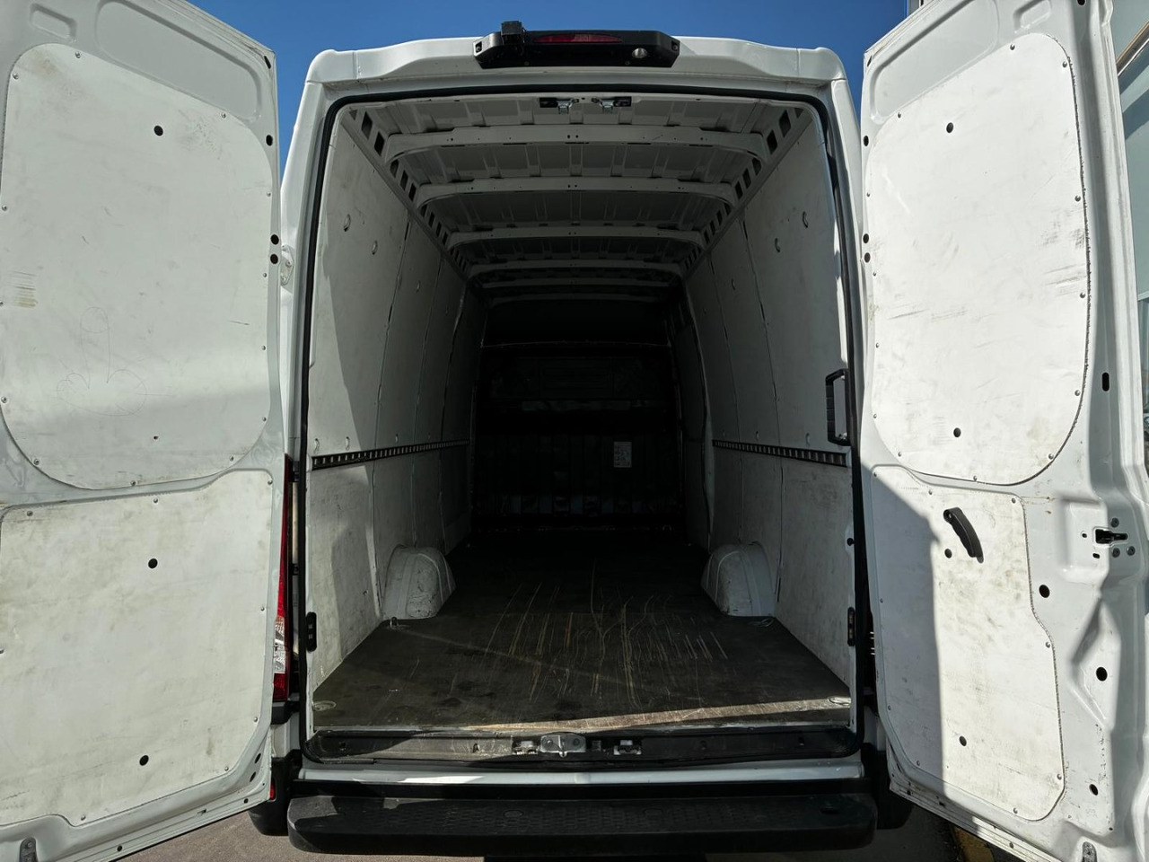Furgón IVECO 35S14 V 16m3 - Furgon: slika Furgón IVECO 35S14 V 16m3 - Furgon Furgón IVECO 35S14 V 16m3 - Furgon: slika Furgón IVECO 35S14 V 16m3 - Furgon