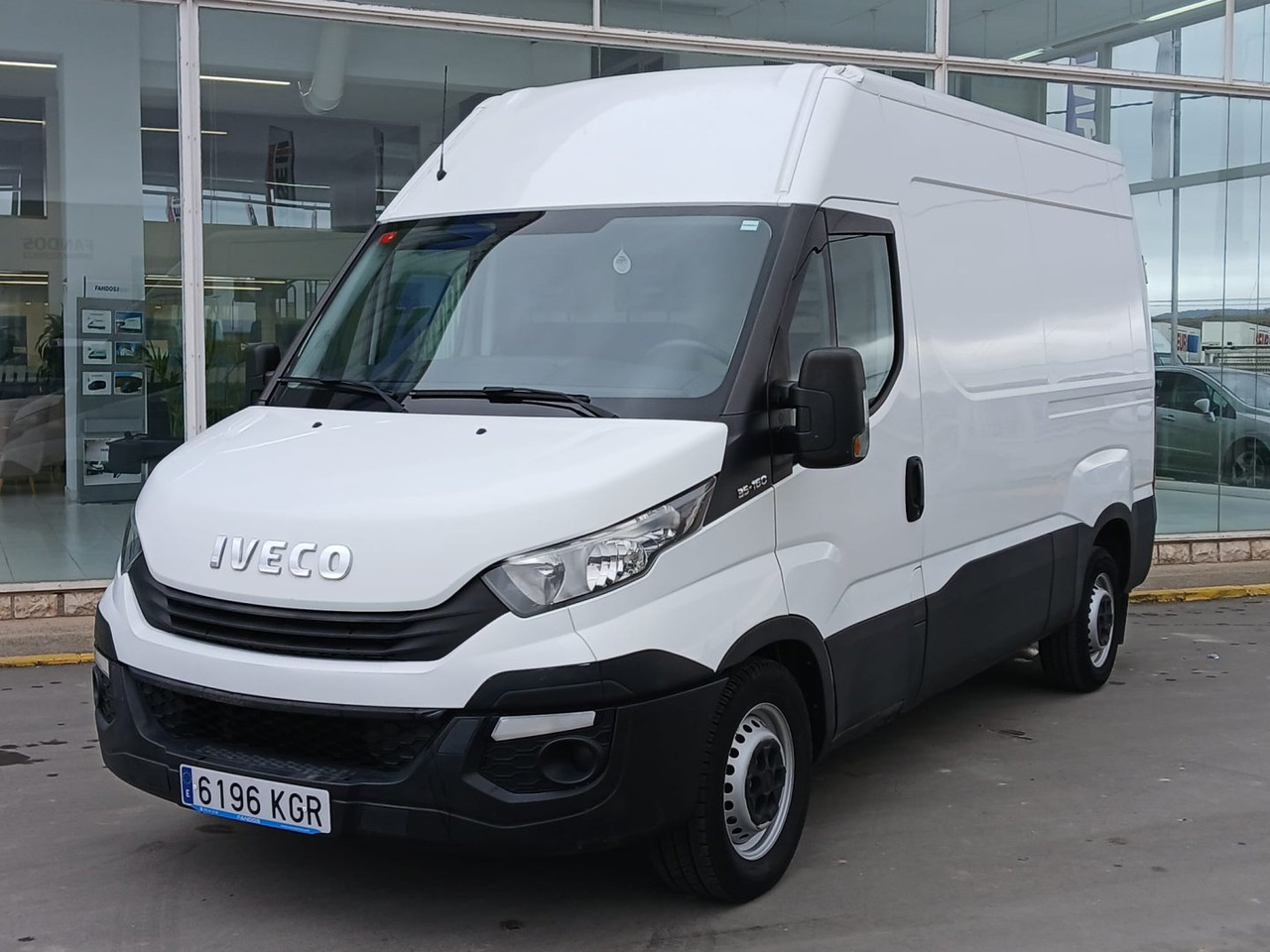 Furgón IVECO 35S16 10.8m3 - Furgon: slika Furgón IVECO 35S16 10.8m3 - Furgon Furgón IVECO 35S16 10.8m3 - Furgon: slika Furgón IVECO 35S16 10.8m3 - Furgon
