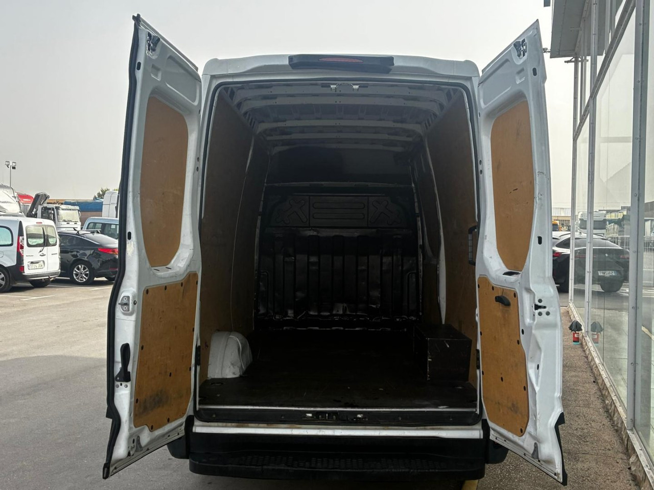Furgón IVECO 35S16 V 12m3 - Furgon: slika Furgón IVECO 35S16 V 12m3 - Furgon Furgón IVECO 35S16 V 12m3 - Furgon: slika Furgón IVECO 35S16 V 12m3 - Furgon