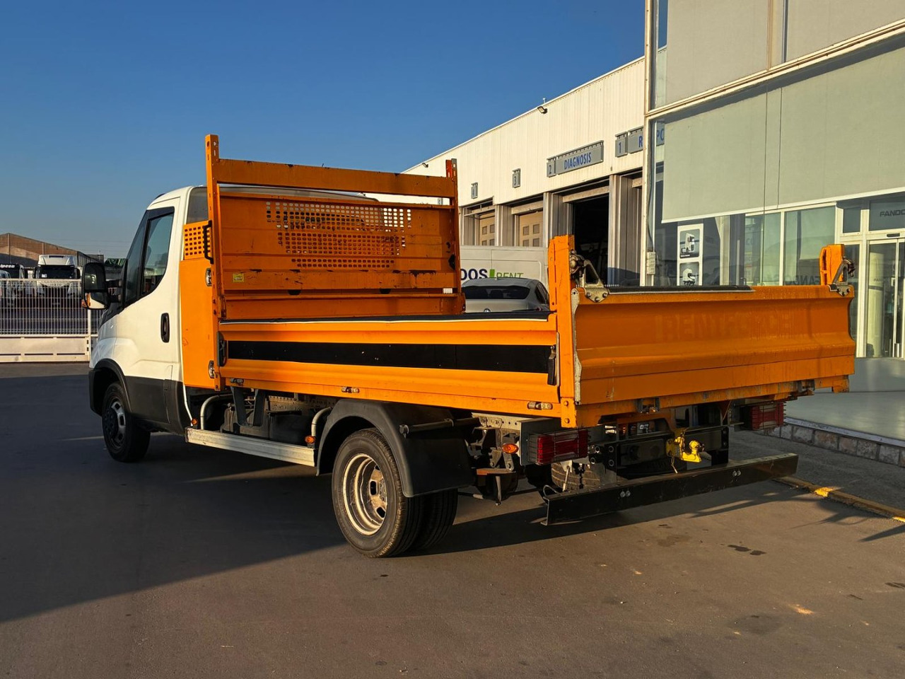 Volquete/Dumper IVECO 35C14 CAJA BASCULANTE - Mali kamion kiper: slika Volquete/Dumper IVECO 35C14 CAJA BASCULANTE - Mali kamion kiper Volquete/Dumper IVECO 35C14 CAJA BASCULANTE - Mali kamion kiper: slika Volquete/Dumper IVECO 35C14 CAJA BASCULANTE - Mali kamion kiper