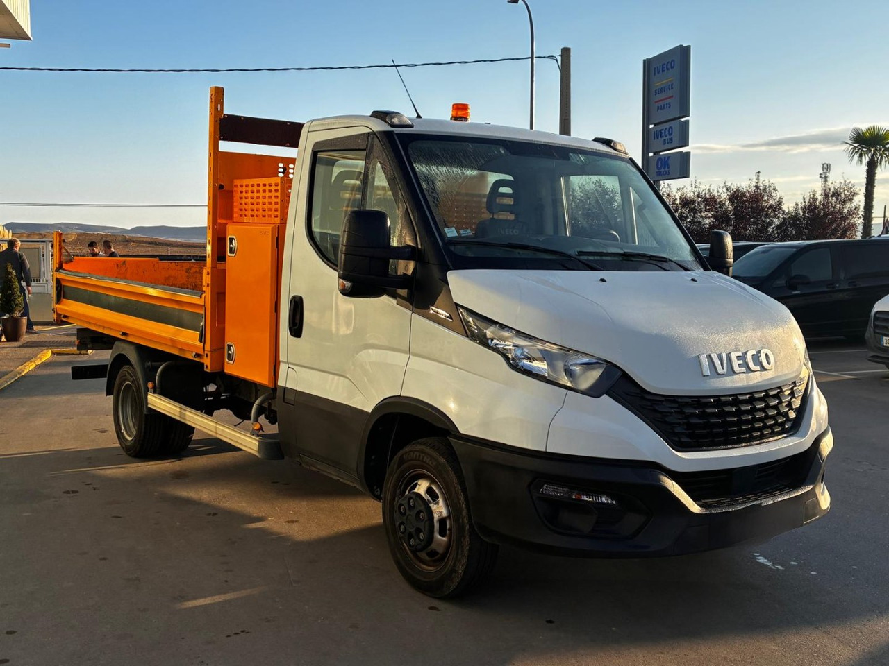 Volquete/Dumper IVECO 35C14 CAJA BASCULANTE - Mali kamion kiper: slika Volquete/Dumper IVECO 35C14 CAJA BASCULANTE - Mali kamion kiper Volquete/Dumper IVECO 35C14 CAJA BASCULANTE - Mali kamion kiper: slika Volquete/Dumper IVECO 35C14 CAJA BASCULANTE - Mali kamion kiper