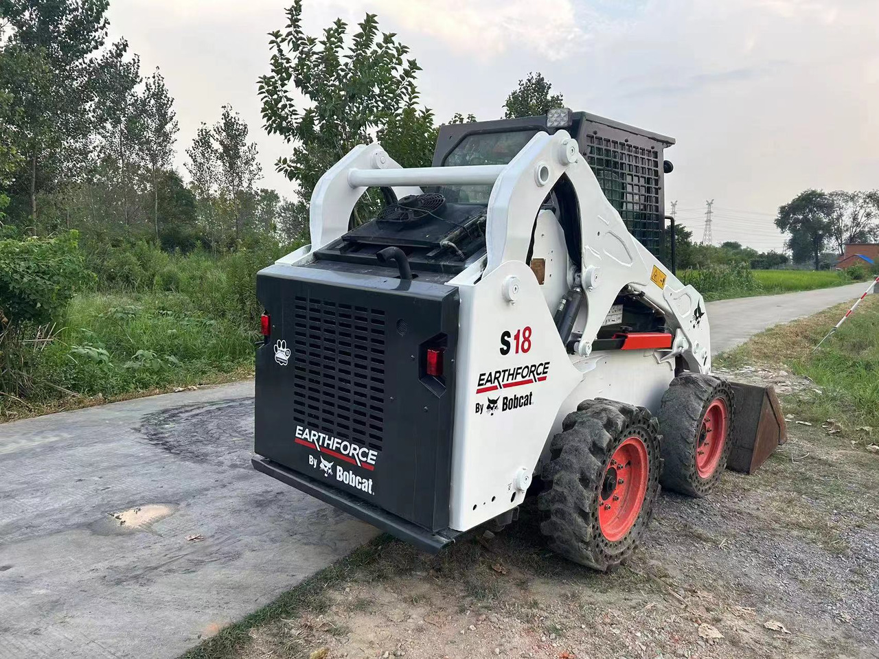 BOBCAT S17 S450 S550 - Mini utovarivač: slika BOBCAT S17 S450 S550 - Mini utovarivač BOBCAT S17 S450 S550 - Mini utovarivač: slika BOBCAT S17 S450 S550 - Mini utovarivač
