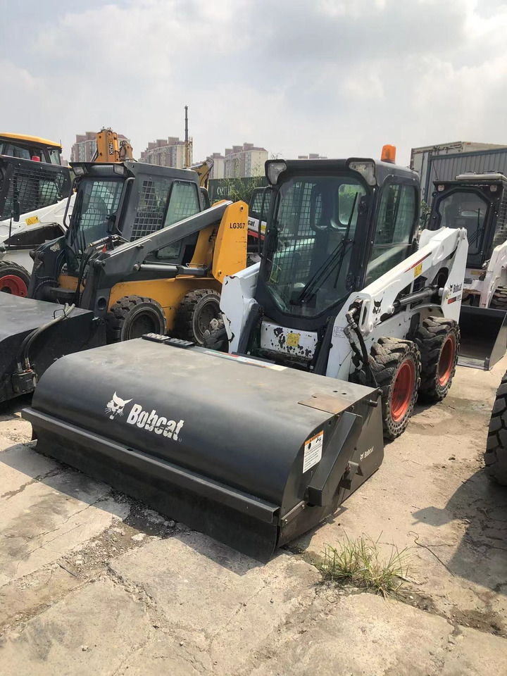 BOBCAT S550 - Mini utovarivač: slika BOBCAT S550 - Mini utovarivač BOBCAT S550 - Mini utovarivač: slika BOBCAT S550 - Mini utovarivač