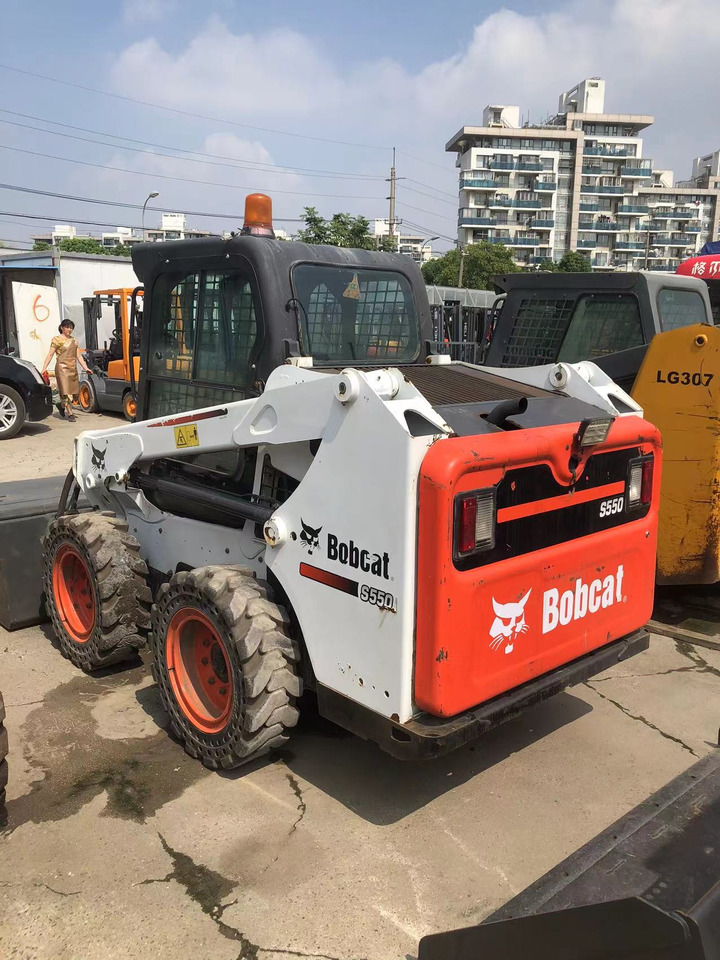 BOBCAT S550 - Mini utovarivač: slika BOBCAT S550 - Mini utovarivač BOBCAT S550 - Mini utovarivač: slika BOBCAT S550 - Mini utovarivač