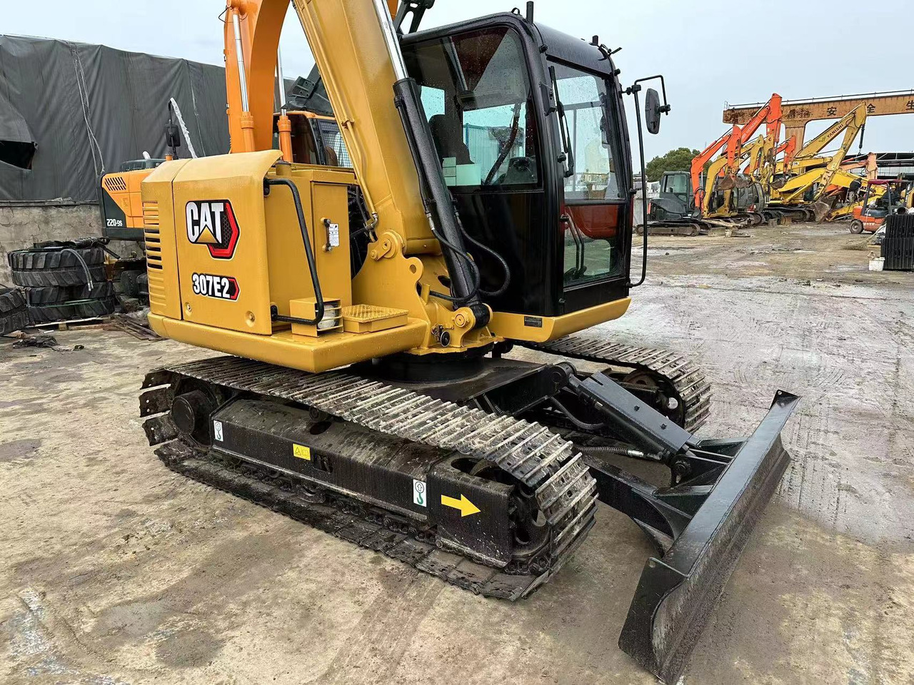 CAT 307E2 - Mini bager: slika CAT 307E2 - Mini bager CAT 307E2 - Mini bager: slika CAT 307E2 - Mini bager