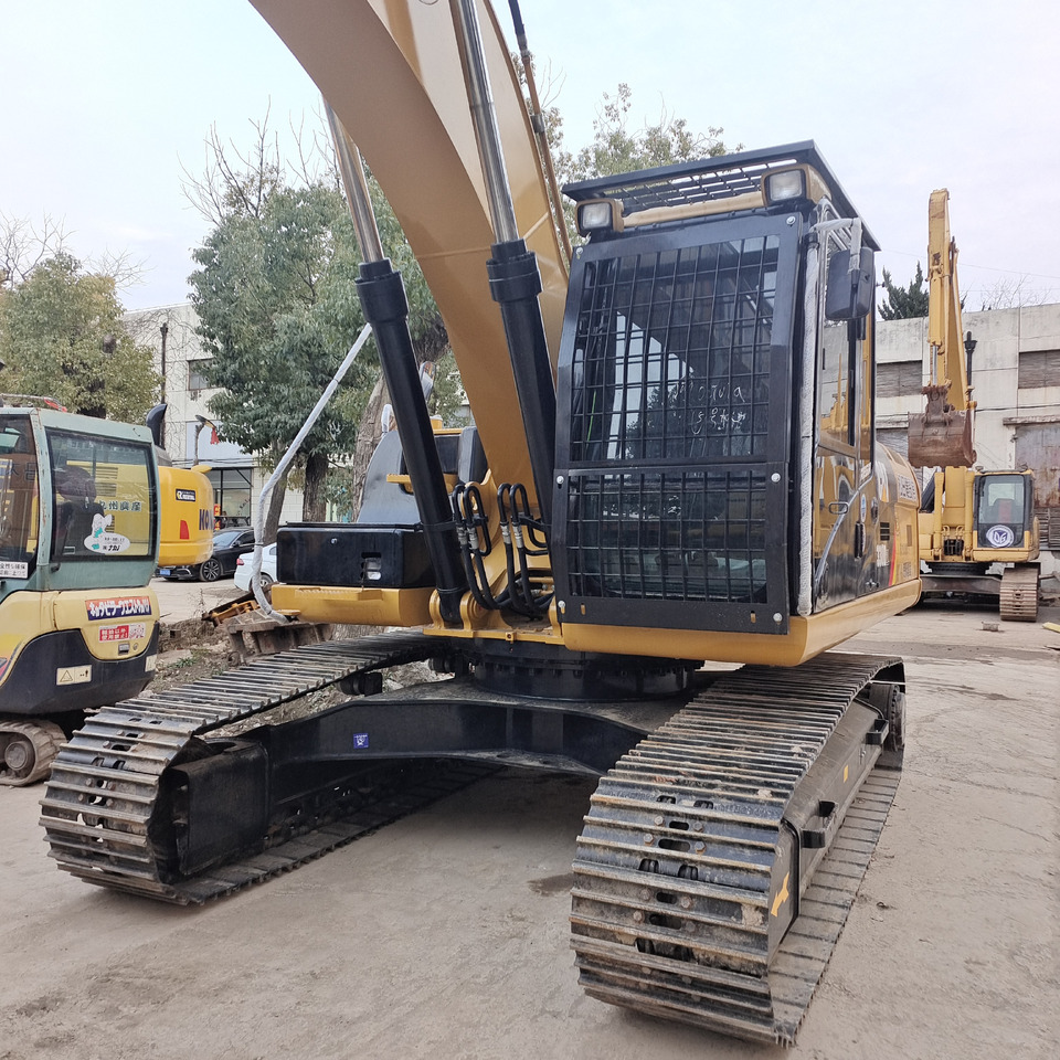 CAT 330D2L - Bager gusjeničar: slika CAT 330D2L - Bager gusjeničar CAT 330D2L - Bager gusjeničar: slika CAT 330D2L - Bager gusjeničar