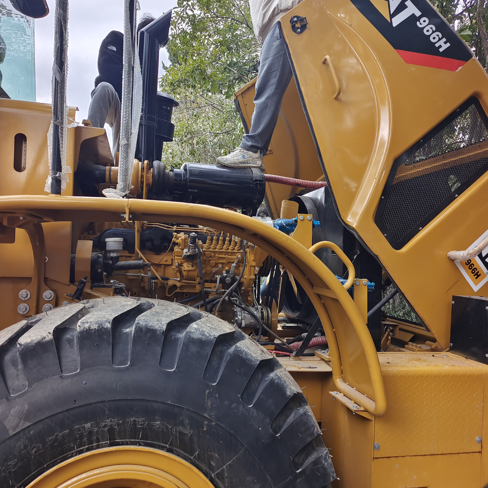 CAT 966 H - Utovarivač na kotačima: slika CAT 966 H - Utovarivač na kotačima CAT 966 H - Utovarivač na kotačima: slika CAT 966 H - Utovarivač na kotačima