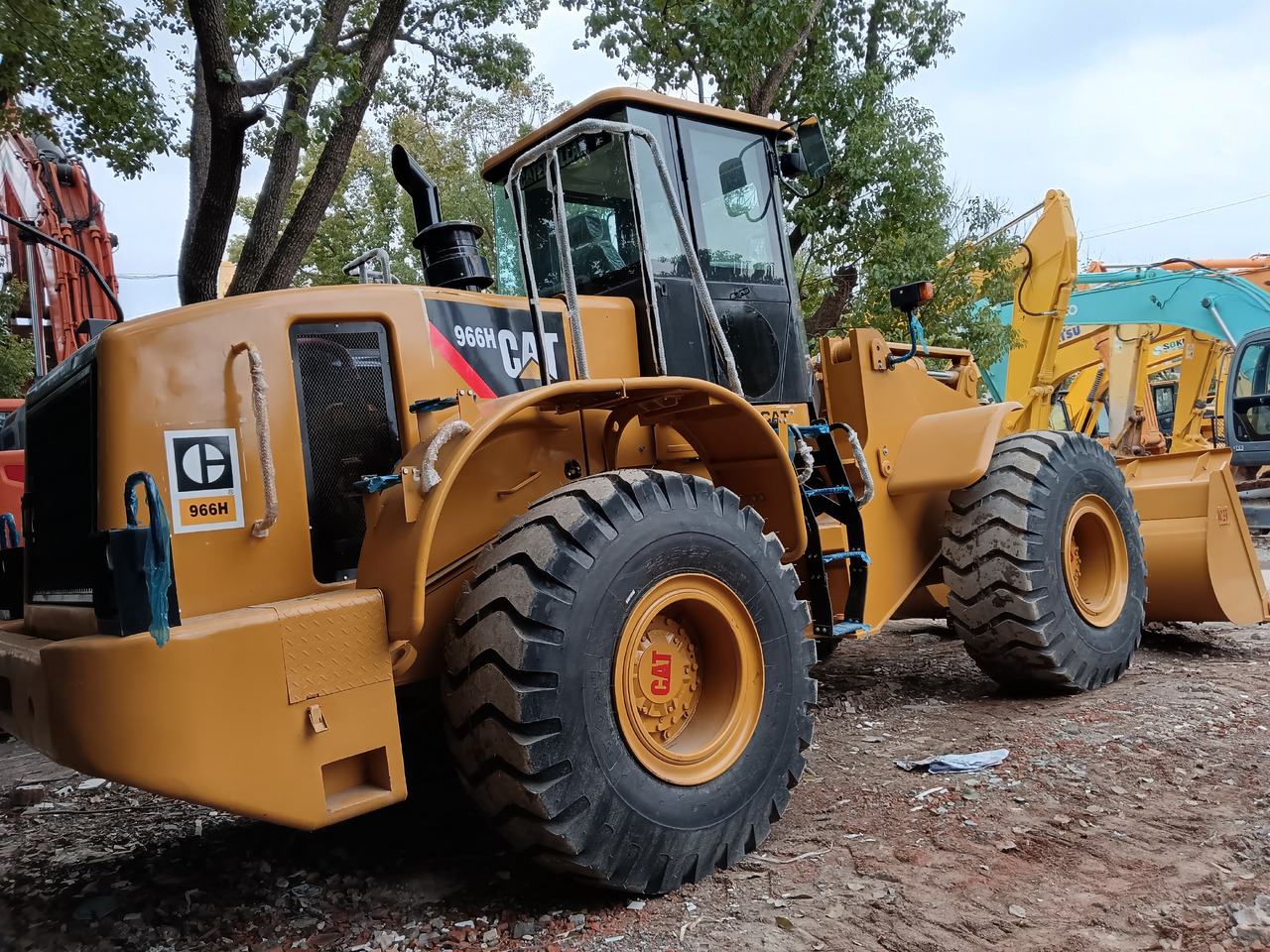 CAT 966H - Utovarivač na kotačima: slika CAT 966H - Utovarivač na kotačima CAT 966H - Utovarivač na kotačima: slika CAT 966H - Utovarivač na kotačima