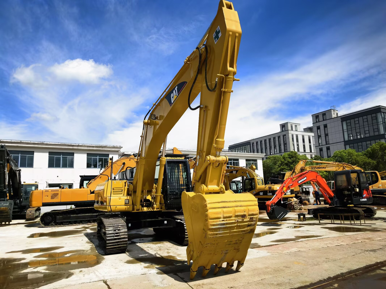 CATERPILLAR 325C - Bager gusjeničar: slika CATERPILLAR 325C - Bager gusjeničar CATERPILLAR 325C - Bager gusjeničar: slika CATERPILLAR 325C - Bager gusjeničar