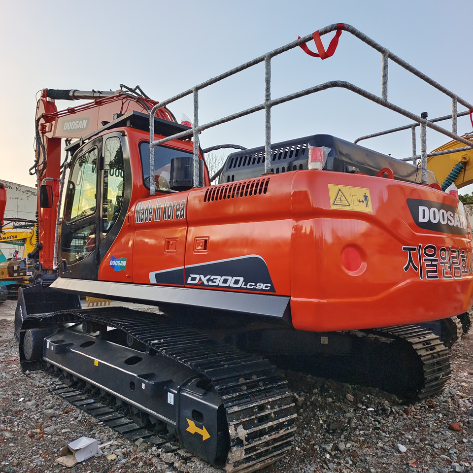 Bager gusjeničar DOOSAN DX300 LC - 9C: slika Bager gusjeničar DOOSAN DX300 LC - 9C