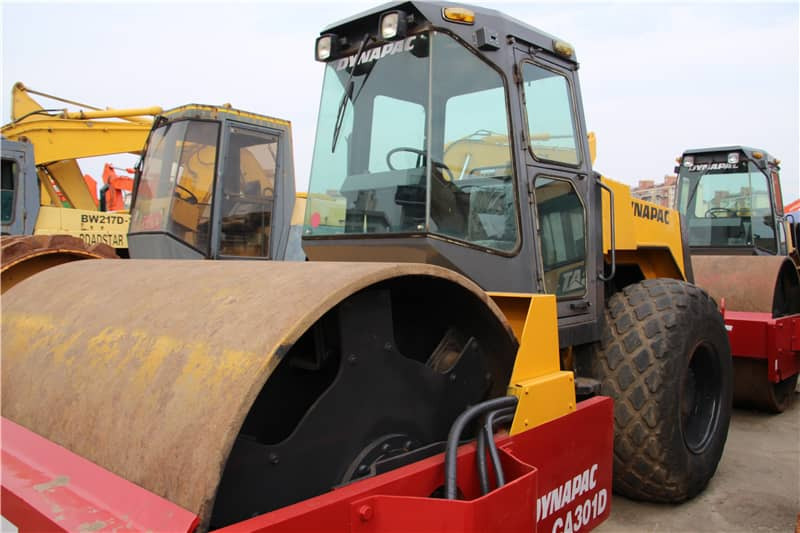 DYNAPAC CA301D - Cestovni valjak: slika DYNAPAC CA301D - Cestovni valjak DYNAPAC CA301D - Cestovni valjak: slika DYNAPAC CA301D - Cestovni valjak