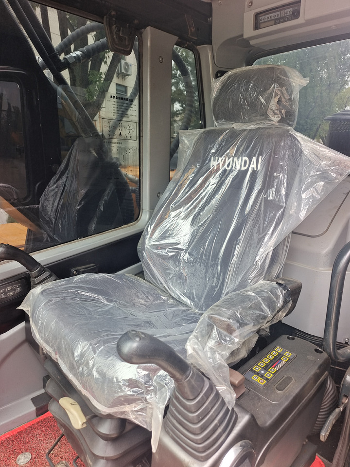 HYUNDAI 220 - 9S - Bager gusjeničar: slika HYUNDAI 220 - 9S - Bager gusjeničar HYUNDAI 220 - 9S - Bager gusjeničar: slika HYUNDAI 220 - 9S - Bager gusjeničar