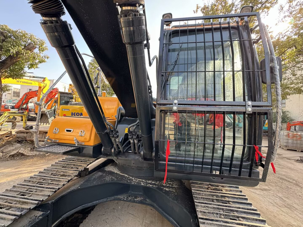 HYUNDAI 220LC-9S - Bager gusjeničar: slika HYUNDAI 220LC-9S - Bager gusjeničar HYUNDAI 220LC-9S - Bager gusjeničar: slika HYUNDAI 220LC-9S - Bager gusjeničar