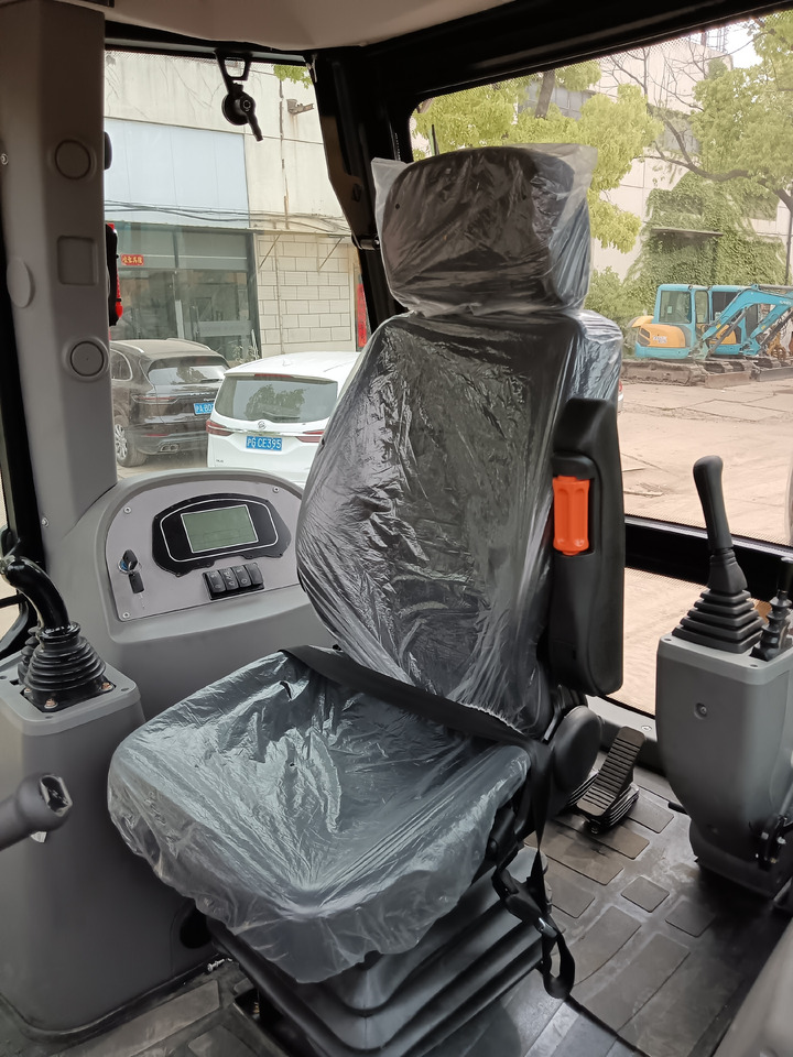 JCB 4 C X - Rovokopač-utovarivač: slika JCB 4 C X - Rovokopač-utovarivač JCB 4 C X - Rovokopač-utovarivač: slika JCB 4 C X - Rovokopač-utovarivač