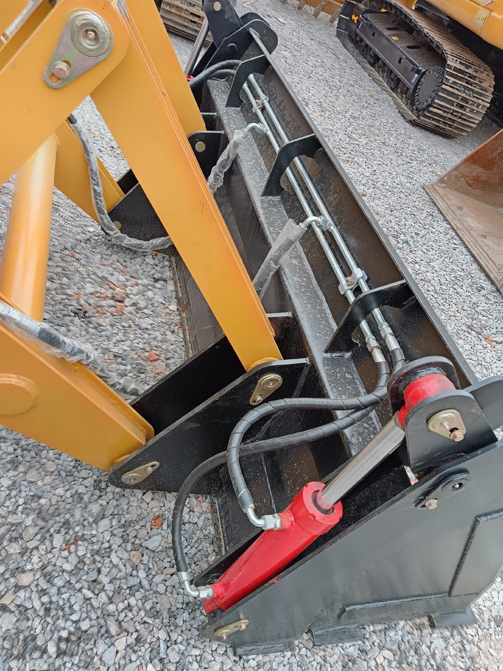 Rovokopač-utovarivač JCB 4CX 100% NEW: slika Rovokopač-utovarivač JCB 4CX 100% NEW Rovokopač-utovarivač JCB 4CX 100% NEW: slika Rovokopač-utovarivač JCB 4CX 100% NEW