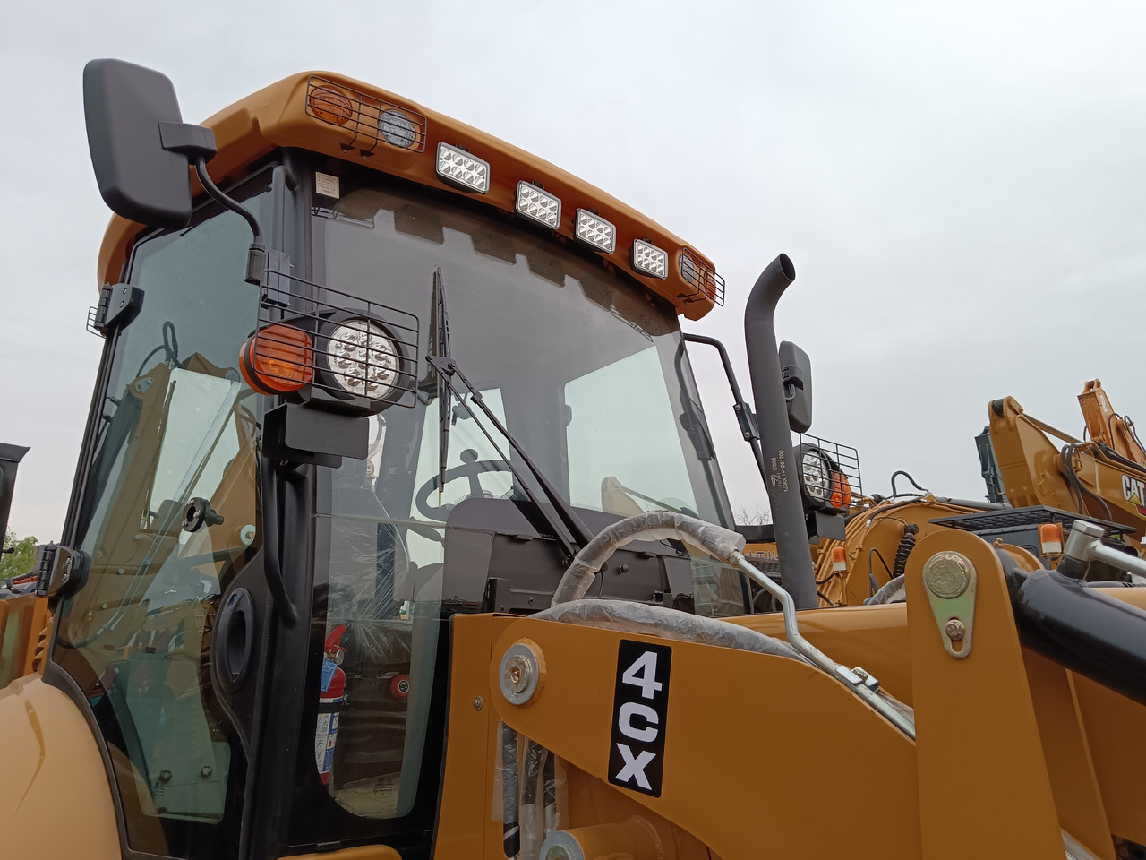 Rovokopač-utovarivač JCB 4CX 100% NEW: slika Rovokopač-utovarivač JCB 4CX 100% NEW Rovokopač-utovarivač JCB 4CX 100% NEW: slika Rovokopač-utovarivač JCB 4CX 100% NEW