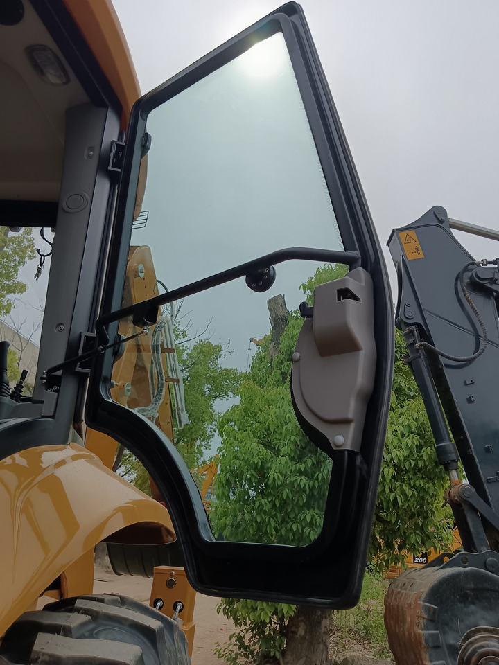 JCB 4CX 4 C X - Rovokopač-utovarivač: slika JCB 4CX 4 C X - Rovokopač-utovarivač JCB 4CX 4 C X - Rovokopač-utovarivač: slika JCB 4CX 4 C X - Rovokopač-utovarivač
