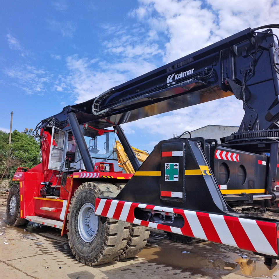 KALMAR DRF 450 - Dohvatni viličar: slika KALMAR DRF 450 - Dohvatni viličar KALMAR DRF 450 - Dohvatni viličar: slika KALMAR DRF 450 - Dohvatni viličar