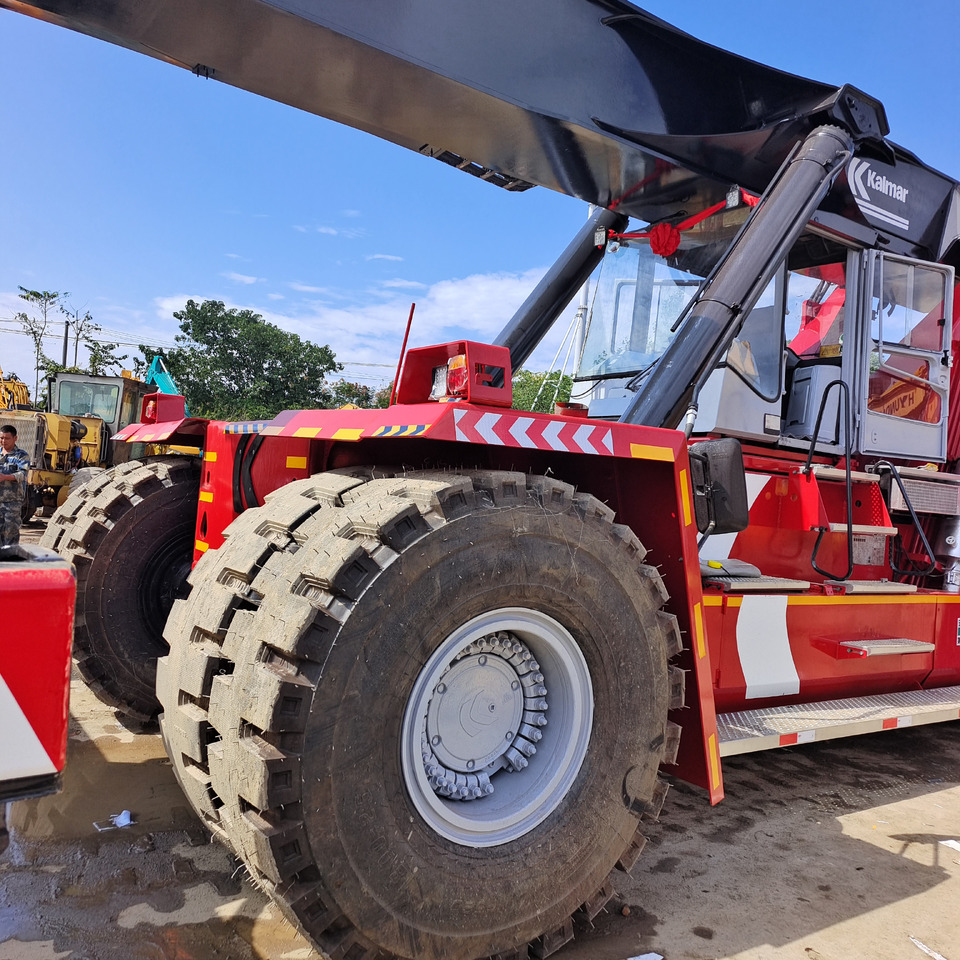 KALMAR DRF450 45 TON REACH STACKER DRT450 DRU450 DRD 450 - Dohvatni viličar: slika KALMAR DRF450 45 TON REACH STACKER DRT450 DRU450 DRD 450 - Dohvatni viličar KALMAR DRF450 45 TON REACH STACKER DRT450 DRU450 DRD 450 - Dohvatni viličar: slika KALMAR DRF450 45 TON REACH STACKER DRT450 DRU450 DRD 450 - Dohvatni viličar
