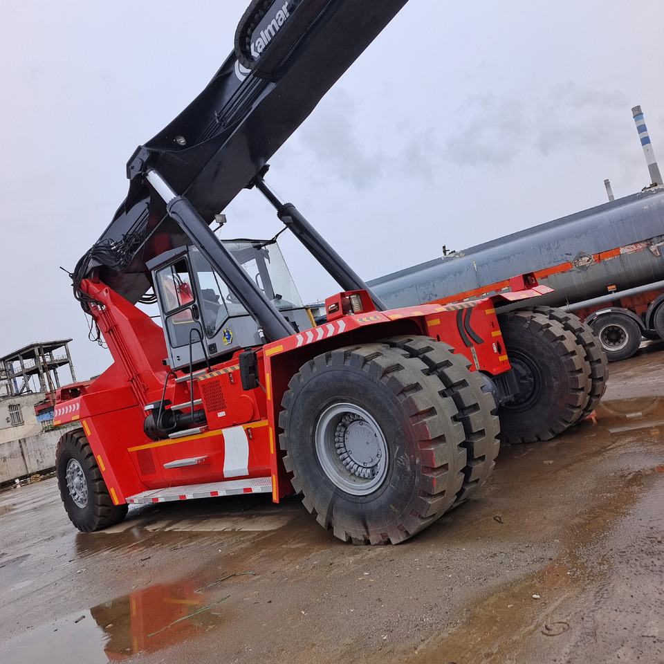 KALMAR DRF450 - Dohvatni viličar: slika KALMAR DRF450 - Dohvatni viličar KALMAR DRF450 - Dohvatni viličar: slika KALMAR DRF450 - Dohvatni viličar