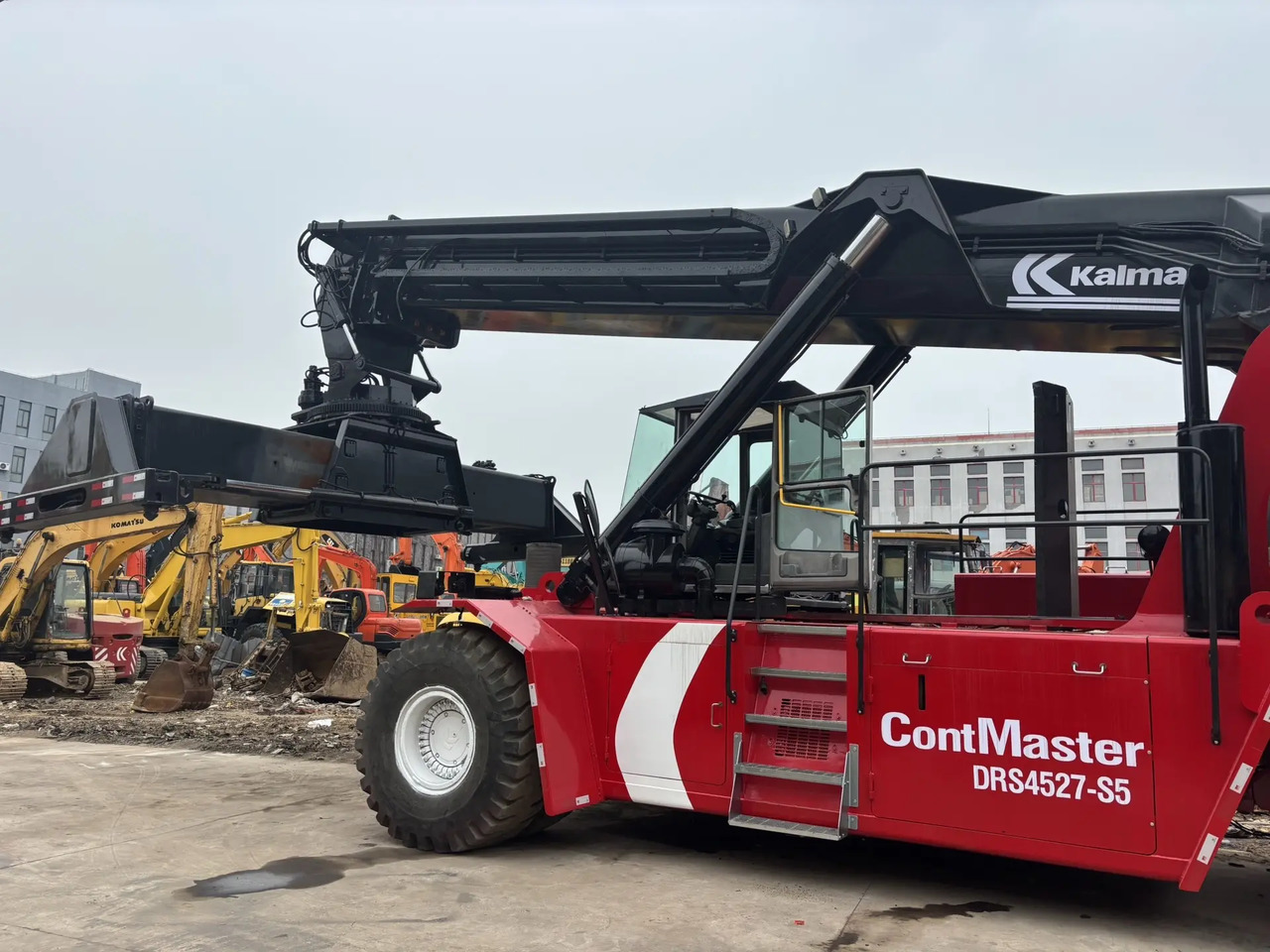 KALMAR DRS4527-S5 - Dohvatni viličar: slika KALMAR DRS4527-S5 - Dohvatni viličar KALMAR DRS4527-S5 - Dohvatni viličar: slika KALMAR DRS4527-S5 - Dohvatni viličar