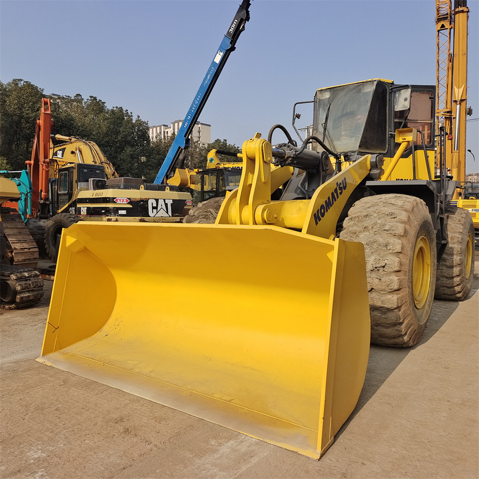 KOMATSU WA470 - Utovarivač na kotačima: slika KOMATSU WA470 - Utovarivač na kotačima KOMATSU WA470 - Utovarivač na kotačima: slika KOMATSU WA470 - Utovarivač na kotačima